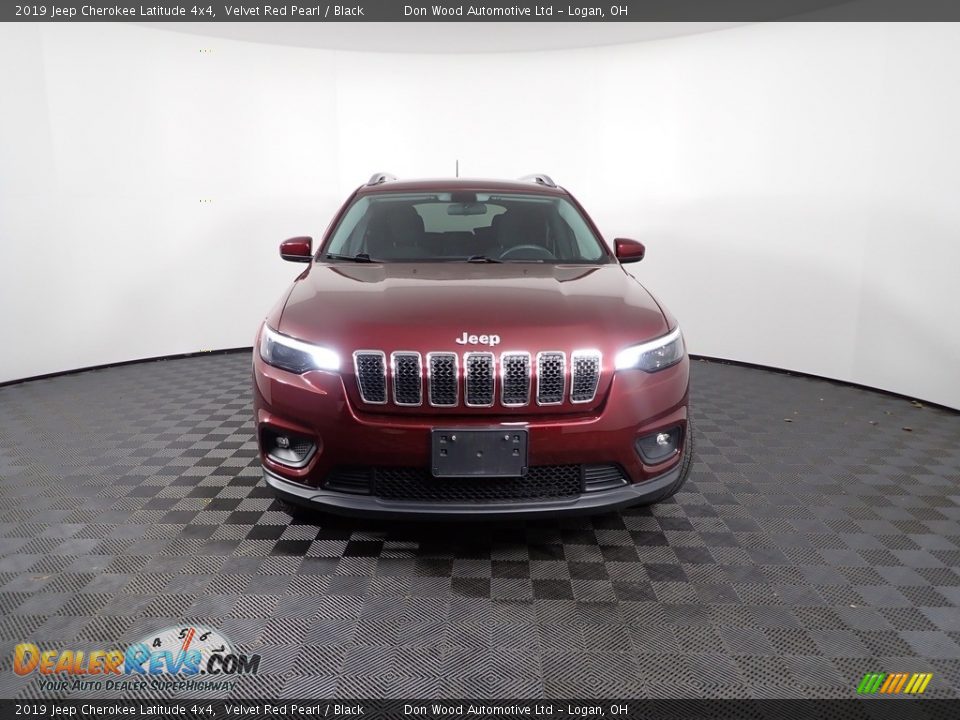 2019 Jeep Cherokee Latitude 4x4 Velvet Red Pearl / Black Photo #5