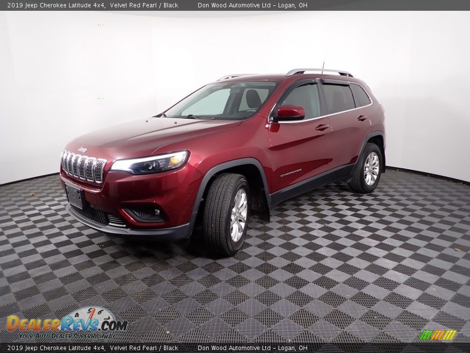 2019 Jeep Cherokee Latitude 4x4 Velvet Red Pearl / Black Photo #6