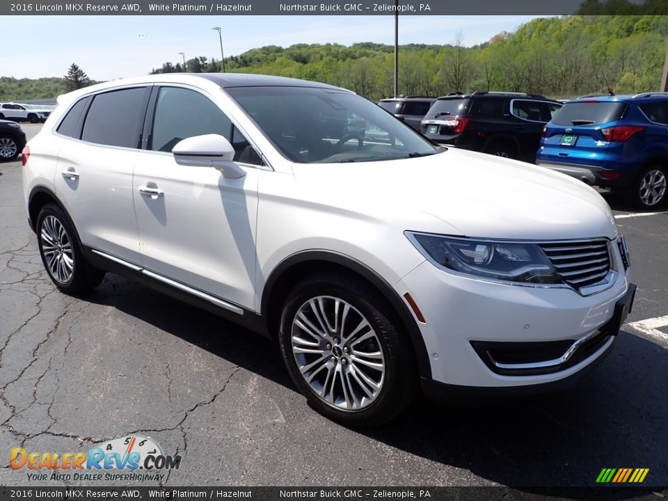 Front 3/4 View of 2016 Lincoln MKX Reserve AWD Photo #9