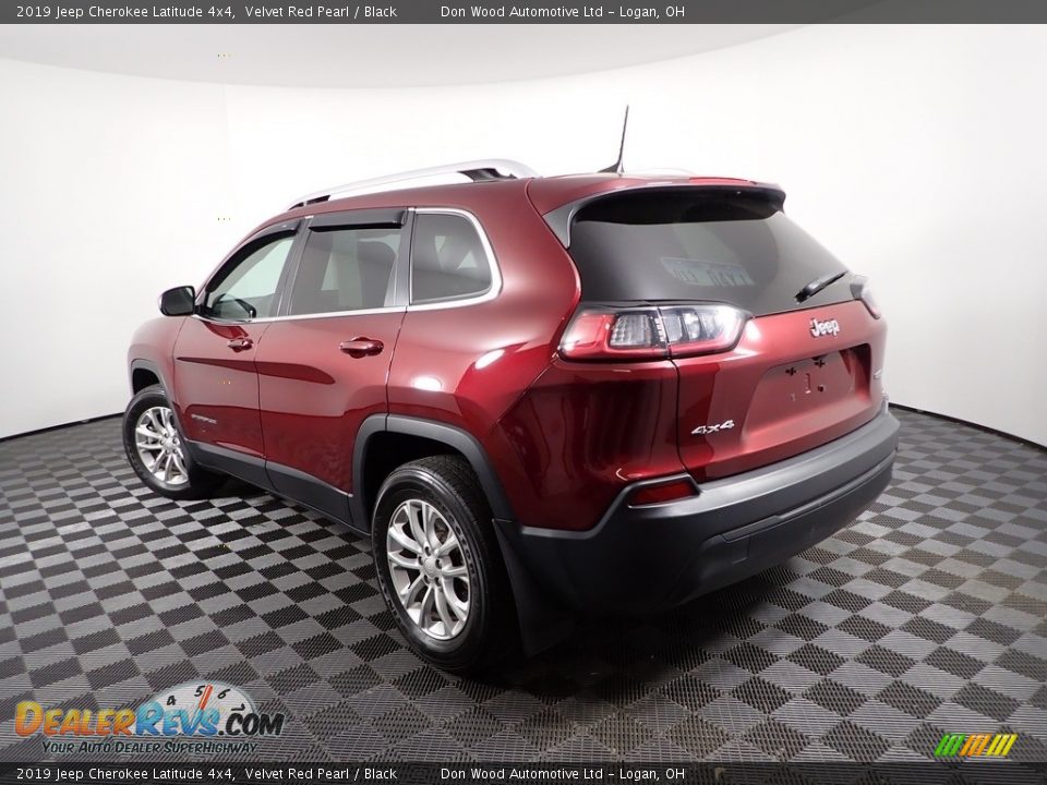 2019 Jeep Cherokee Latitude 4x4 Velvet Red Pearl / Black Photo #7