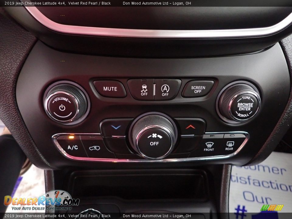 2019 Jeep Cherokee Latitude 4x4 Velvet Red Pearl / Black Photo #19