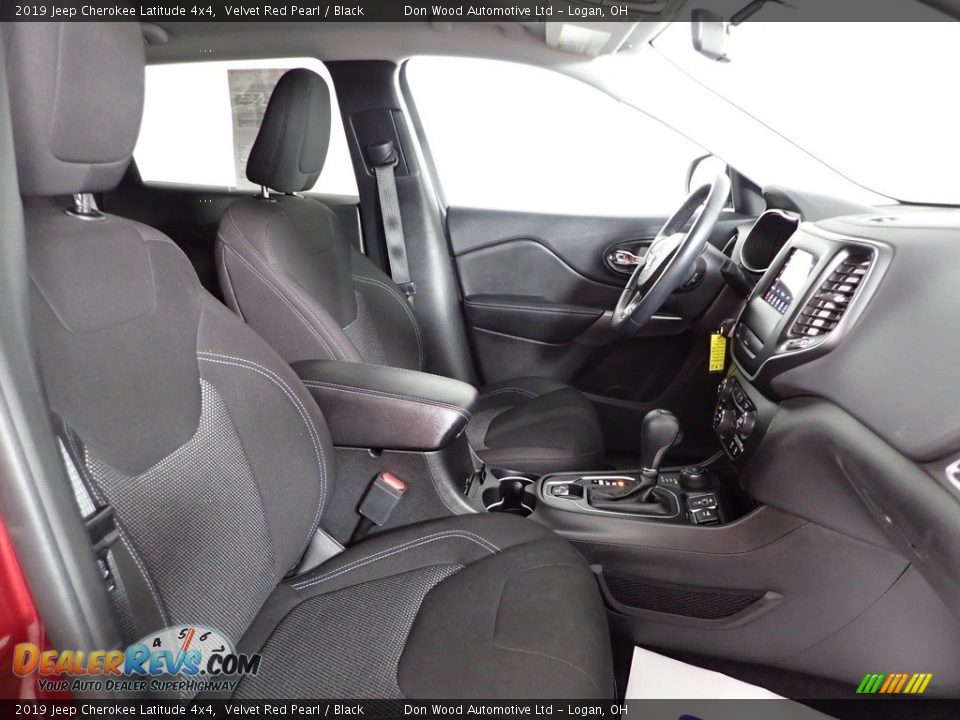 2019 Jeep Cherokee Latitude 4x4 Velvet Red Pearl / Black Photo #26