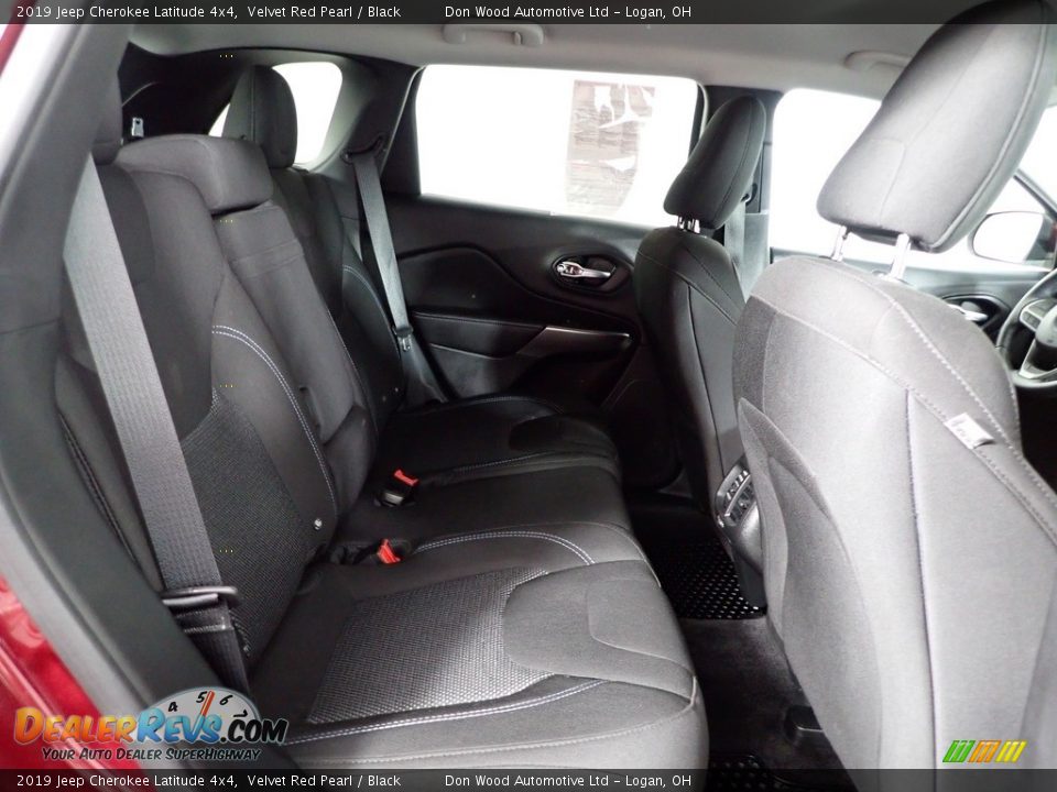 2019 Jeep Cherokee Latitude 4x4 Velvet Red Pearl / Black Photo #28