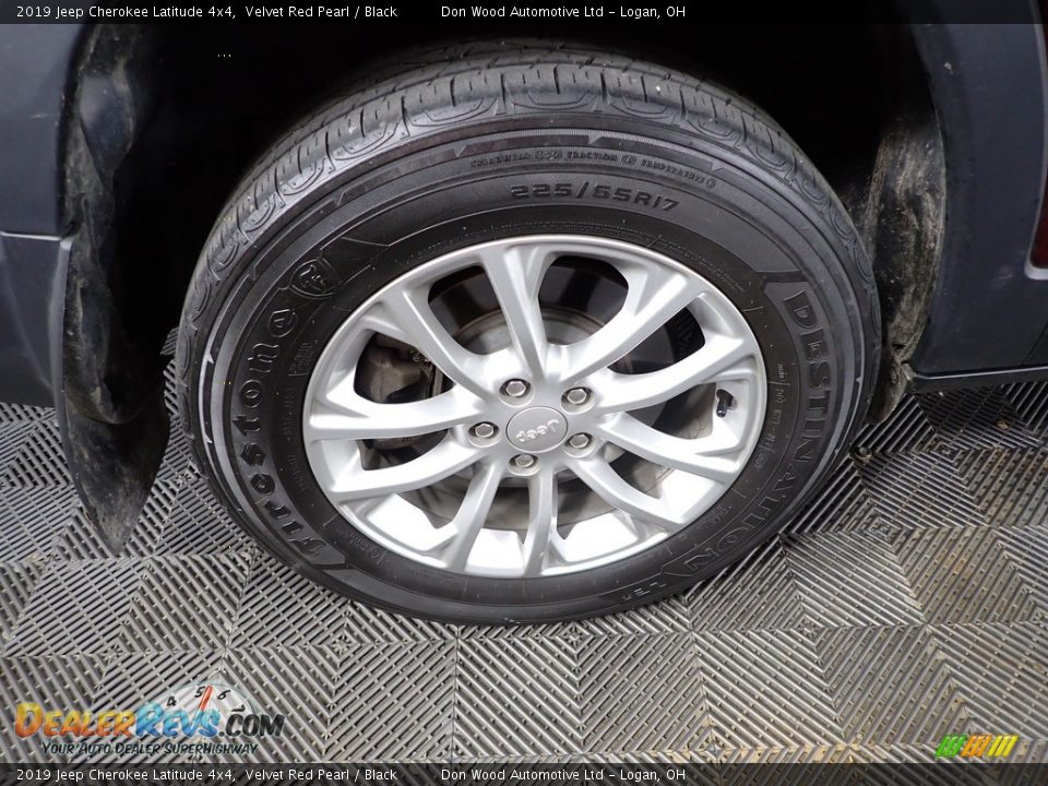 2019 Jeep Cherokee Latitude 4x4 Velvet Red Pearl / Black Photo #29