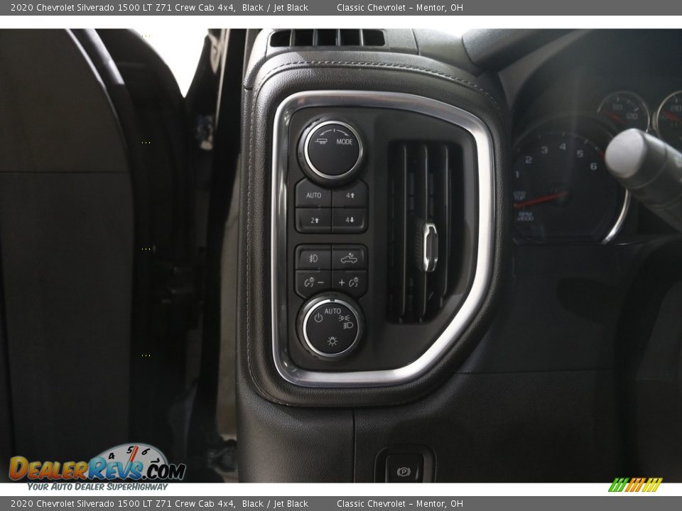 Controls of 2020 Chevrolet Silverado 1500 LT Z71 Crew Cab 4x4 Photo #6