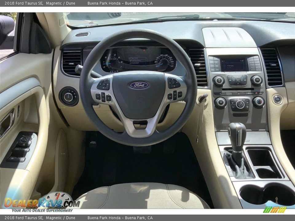 Dashboard of 2018 Ford Taurus SE Photo #4