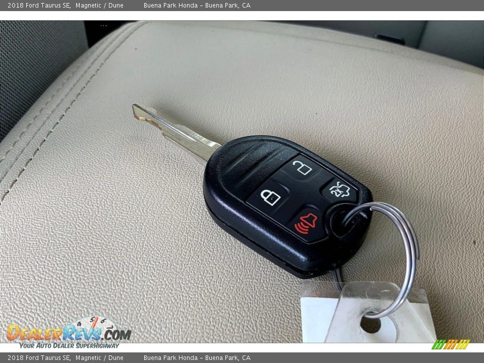 Keys of 2018 Ford Taurus SE Photo #11