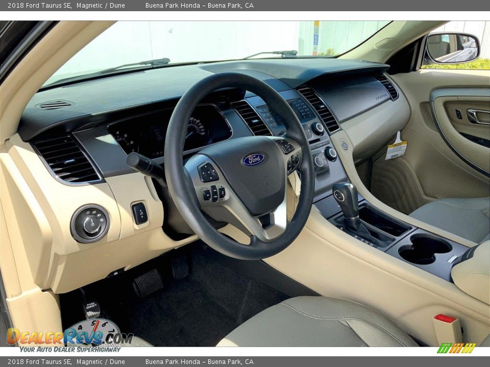 Dashboard of 2018 Ford Taurus SE Photo #14