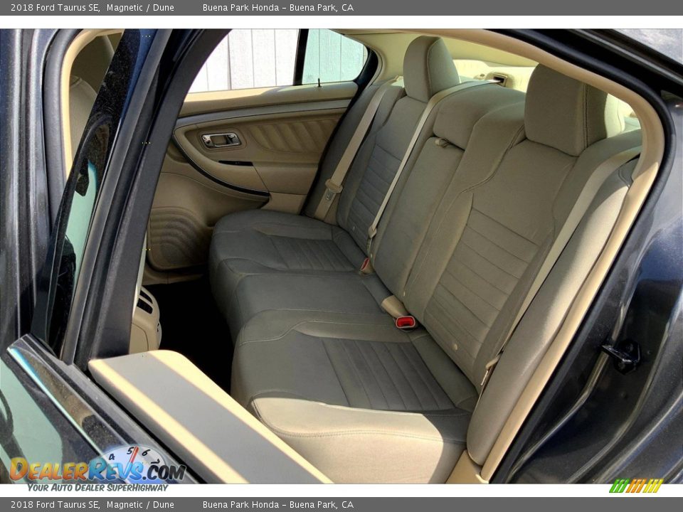 Rear Seat of 2018 Ford Taurus SE Photo #25