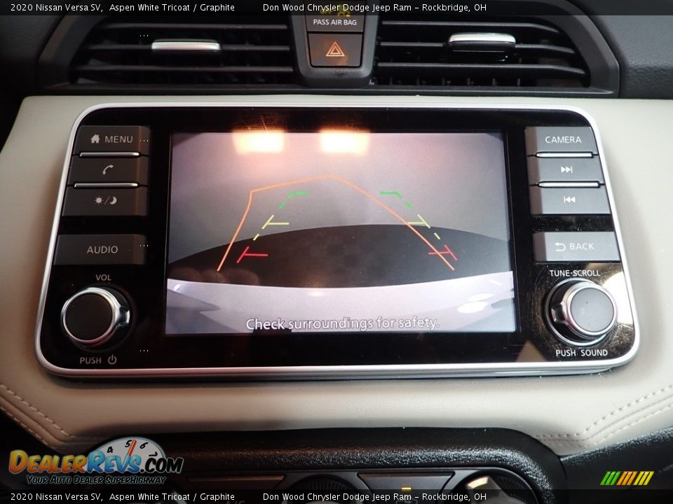 2020 Nissan Versa SV Aspen White Tricoat / Graphite Photo #3