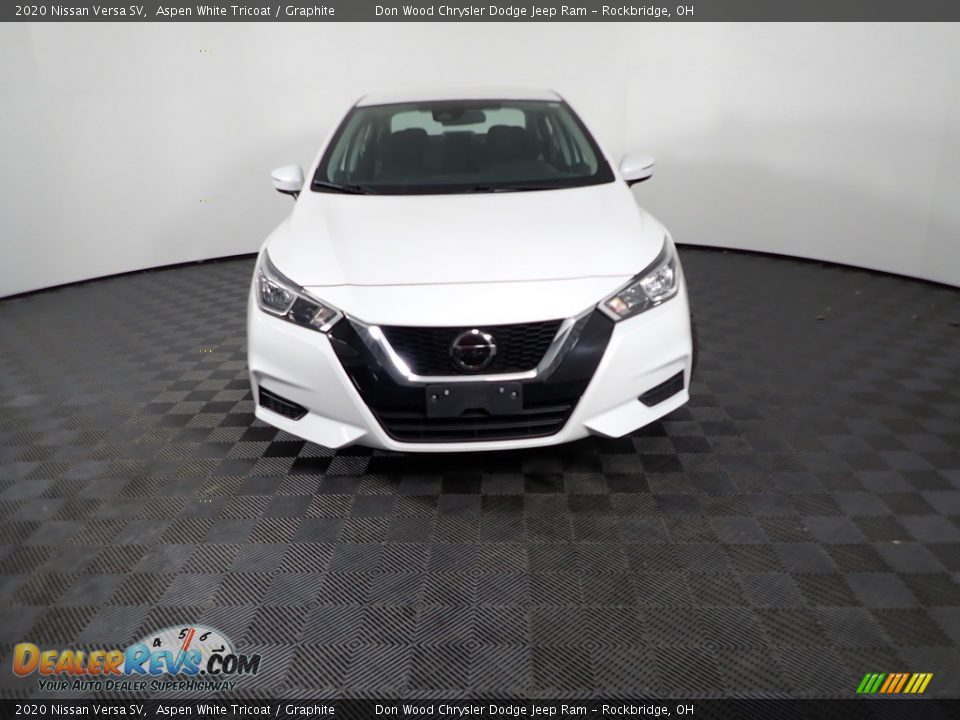 2020 Nissan Versa SV Aspen White Tricoat / Graphite Photo #4