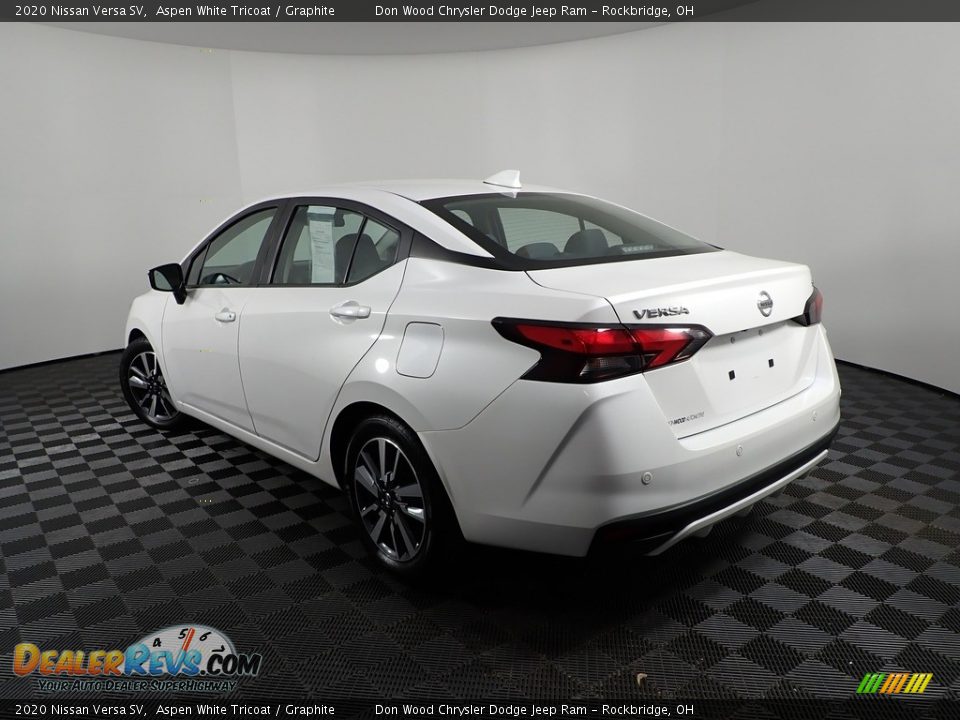 2020 Nissan Versa SV Aspen White Tricoat / Graphite Photo #6