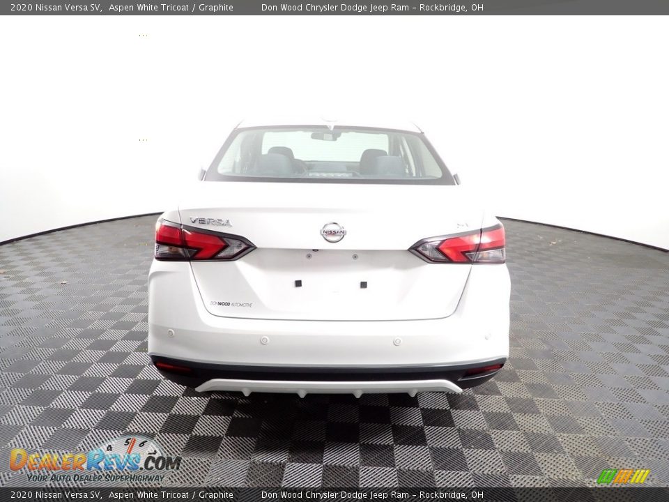 2020 Nissan Versa SV Aspen White Tricoat / Graphite Photo #7