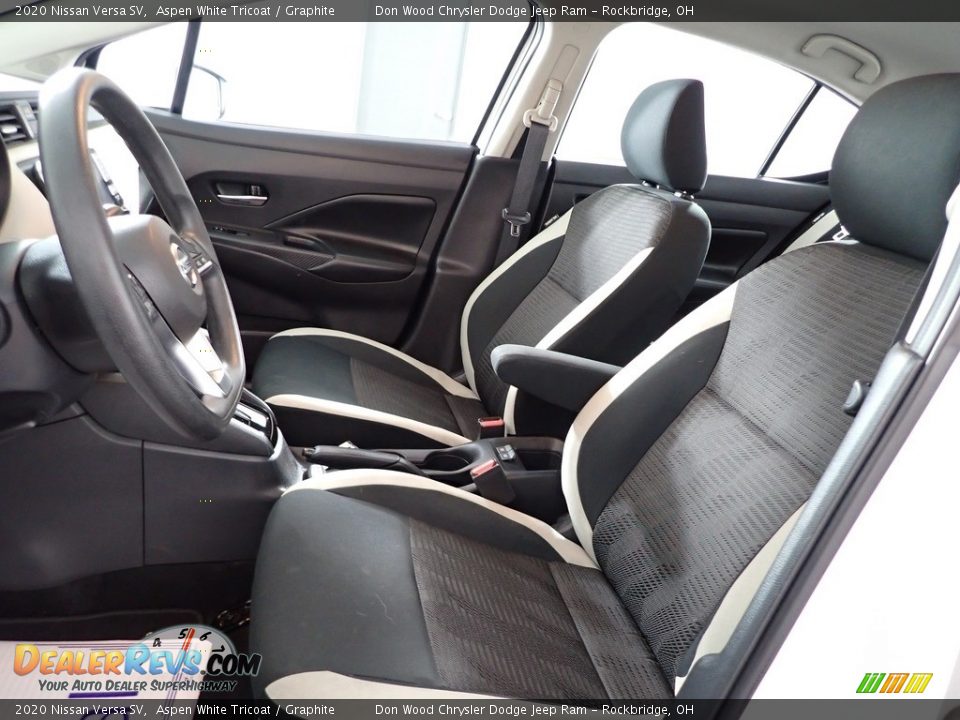 2020 Nissan Versa SV Aspen White Tricoat / Graphite Photo #13