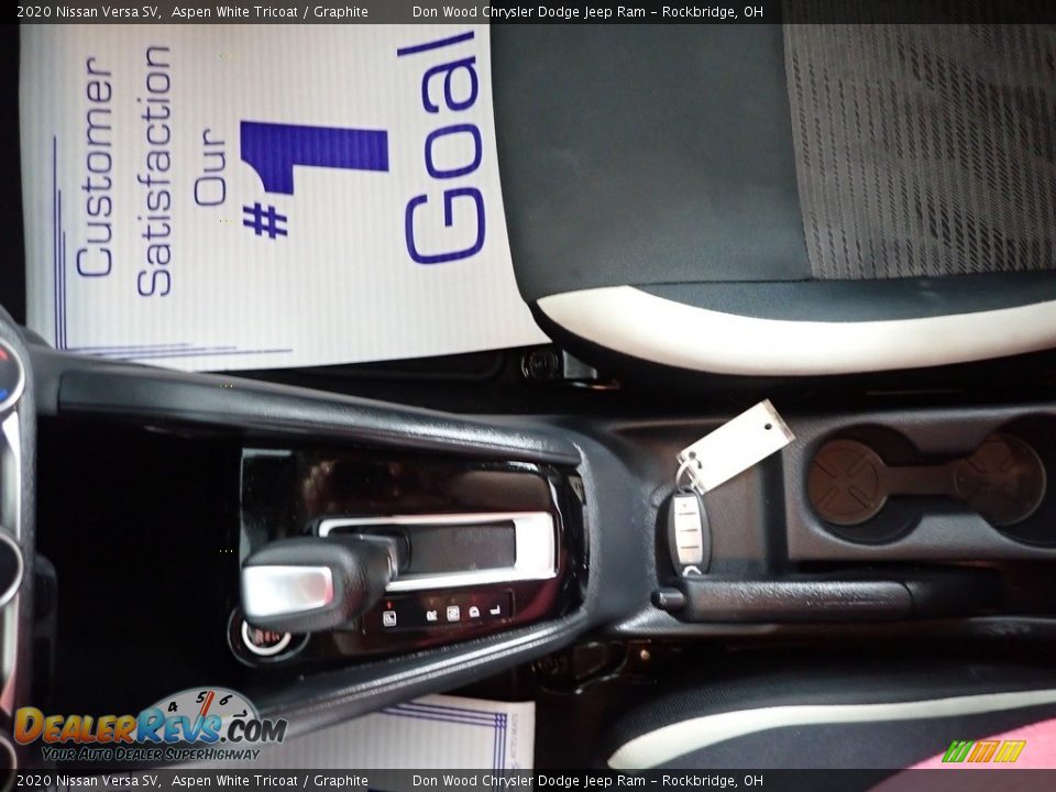 2020 Nissan Versa SV Aspen White Tricoat / Graphite Photo #18