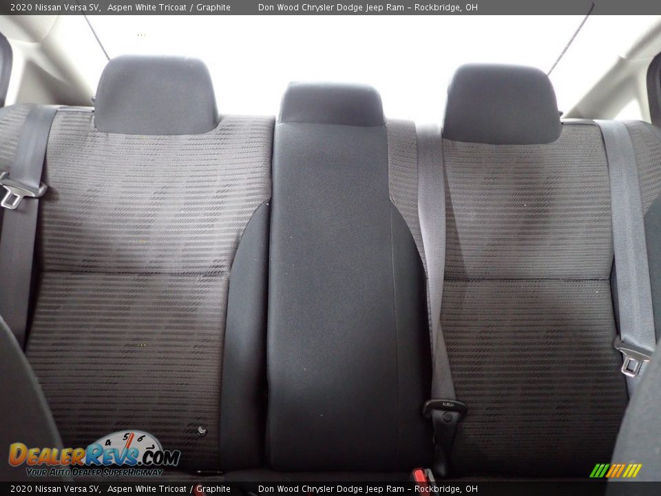 2020 Nissan Versa SV Aspen White Tricoat / Graphite Photo #19