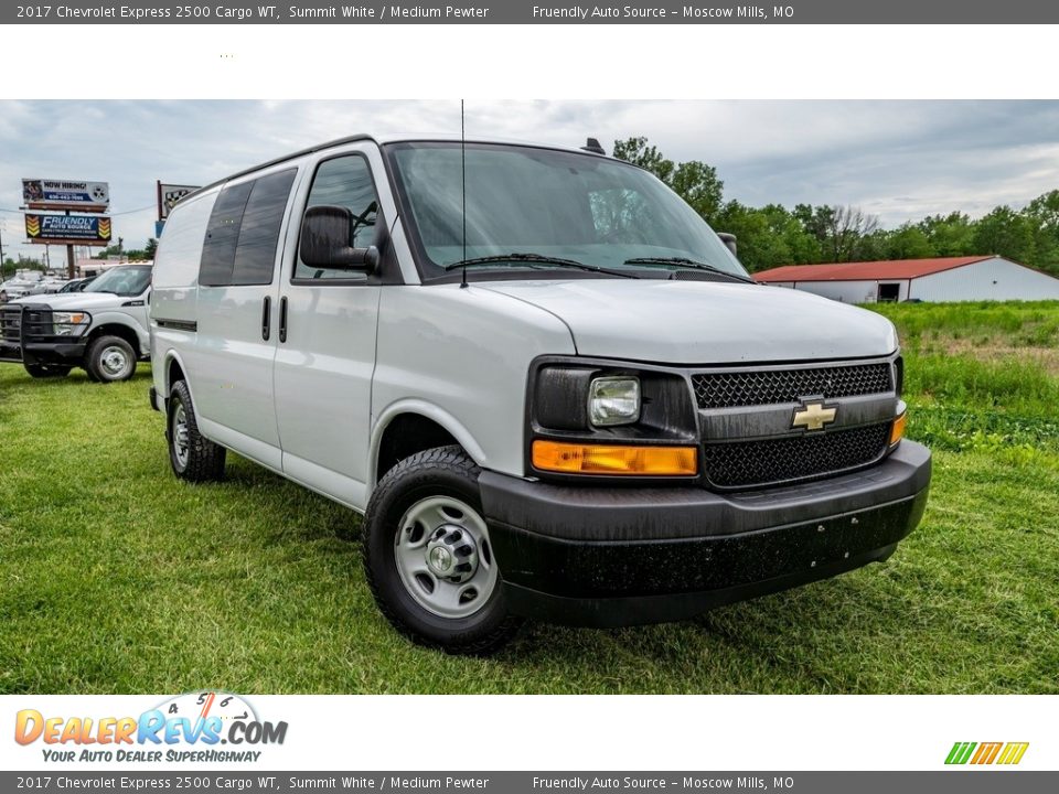 Front 3/4 View of 2017 Chevrolet Express 2500 Cargo WT Photo #1