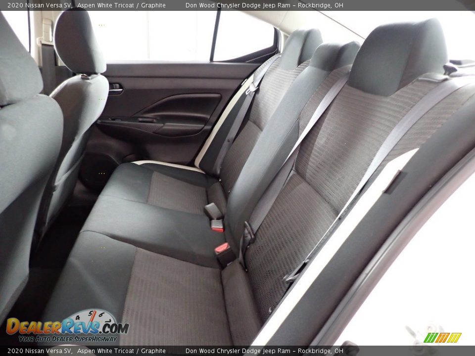 2020 Nissan Versa SV Aspen White Tricoat / Graphite Photo #21
