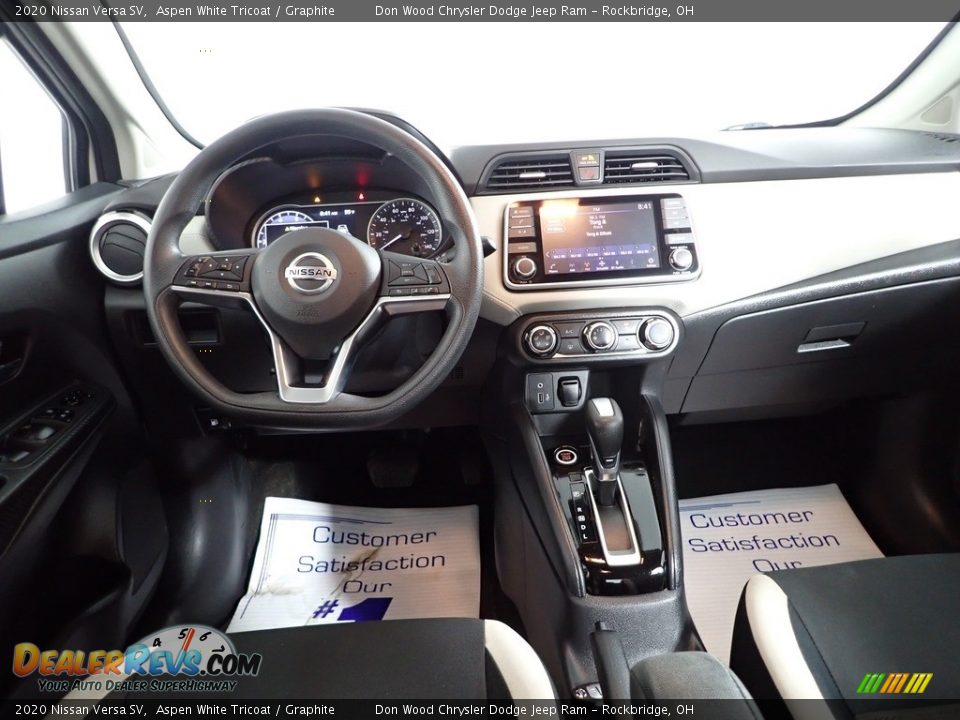 2020 Nissan Versa SV Aspen White Tricoat / Graphite Photo #22