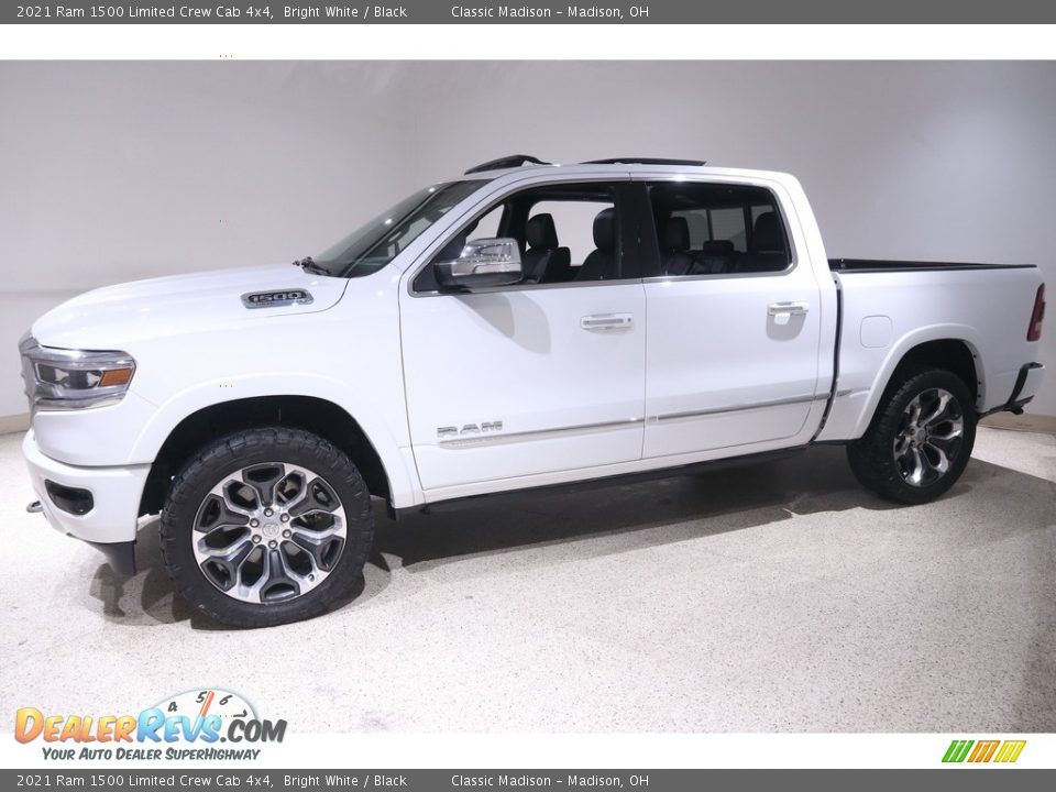 Front 3/4 View of 2021 Ram 1500 Limited Crew Cab 4x4 Photo #3