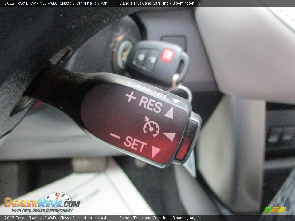 2013 Toyota RAV4 XLE AWD Classic Silver Metallic / Ash Photo #17