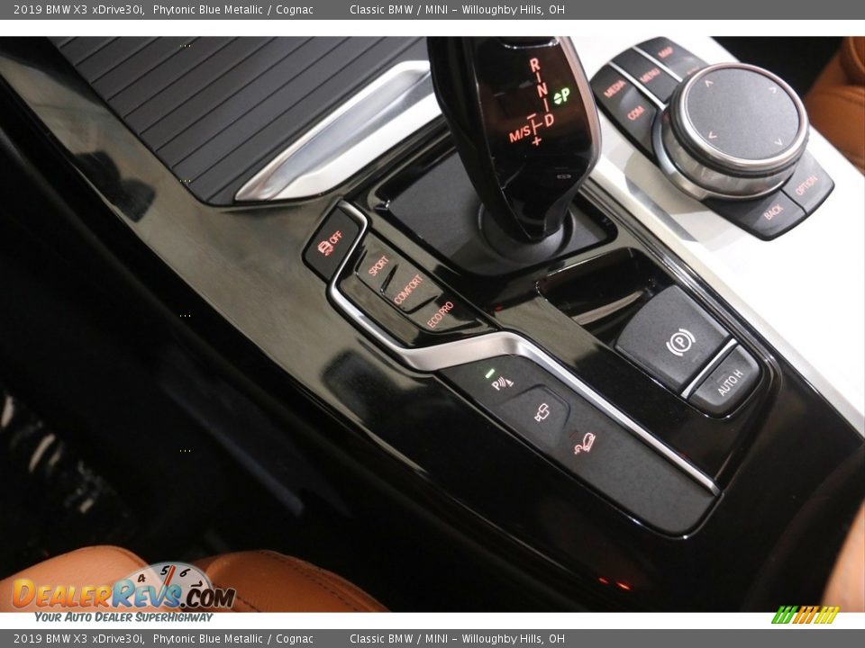 Controls of 2019 BMW X3 xDrive30i Photo #17