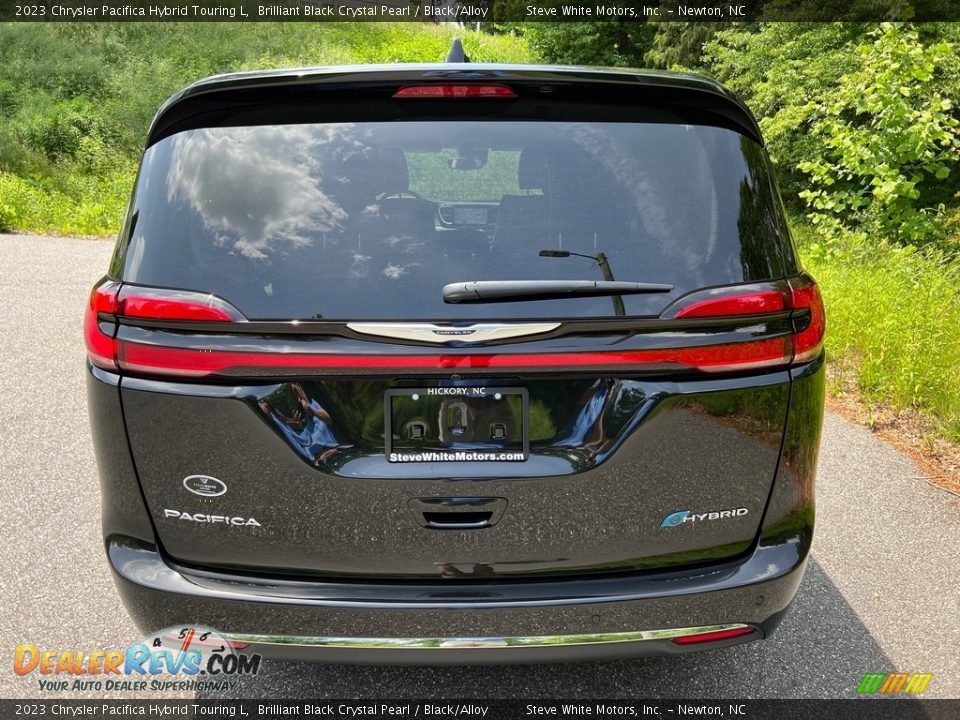 2023 Chrysler Pacifica Hybrid Touring L Brilliant Black Crystal Pearl / Black/Alloy Photo #8