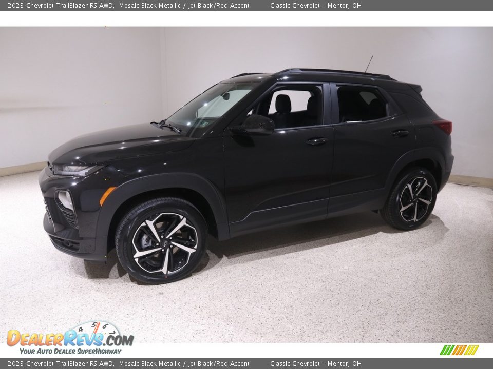 Front 3/4 View of 2023 Chevrolet TrailBlazer RS AWD Photo #3