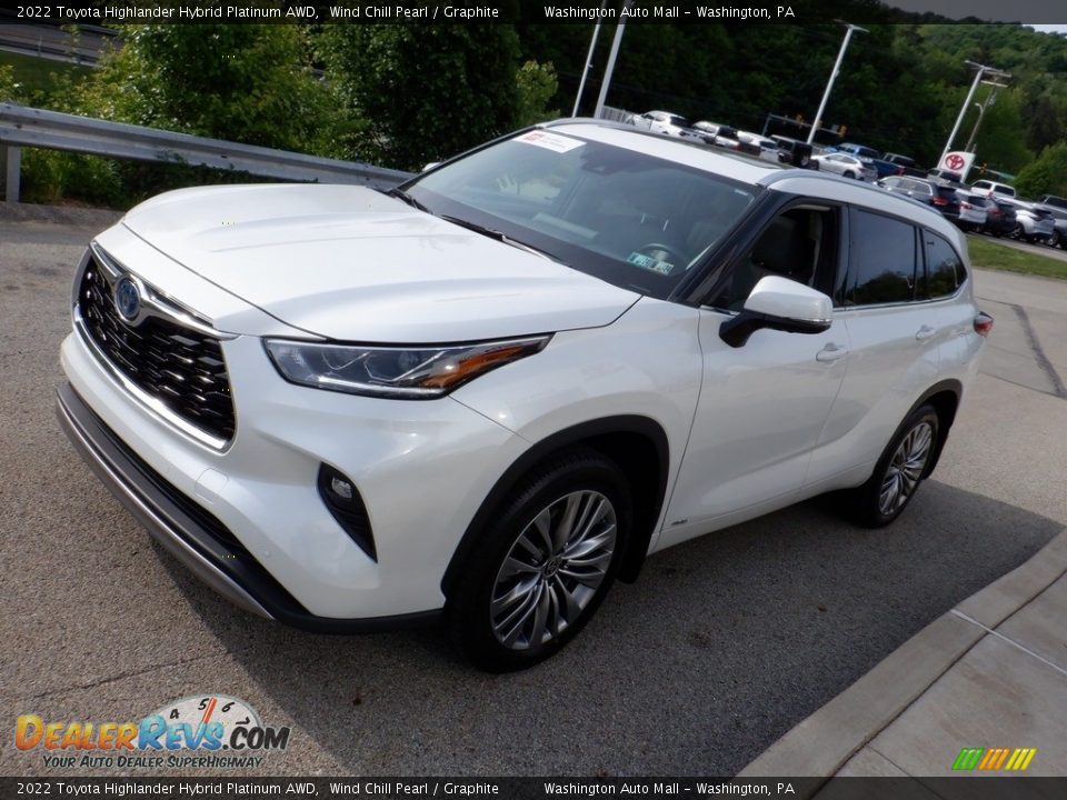 2022 Toyota Highlander Hybrid Platinum AWD Wind Chill Pearl / Graphite Photo #18