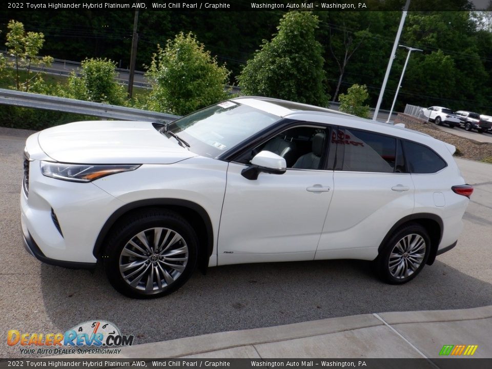 2022 Toyota Highlander Hybrid Platinum AWD Wind Chill Pearl / Graphite Photo #19