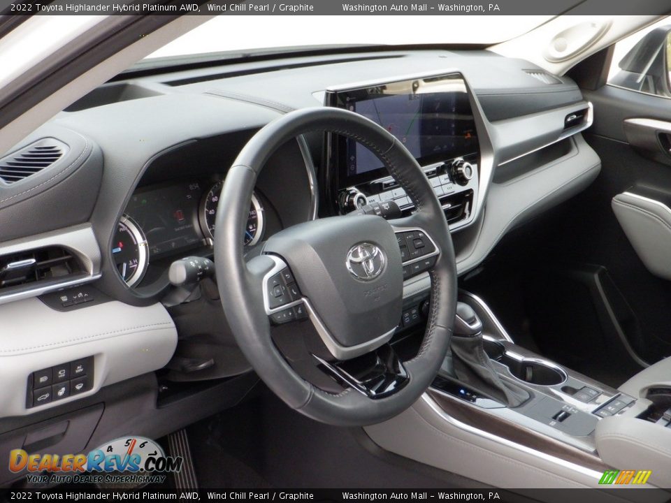 Dashboard of 2022 Toyota Highlander Hybrid Platinum AWD Photo #25