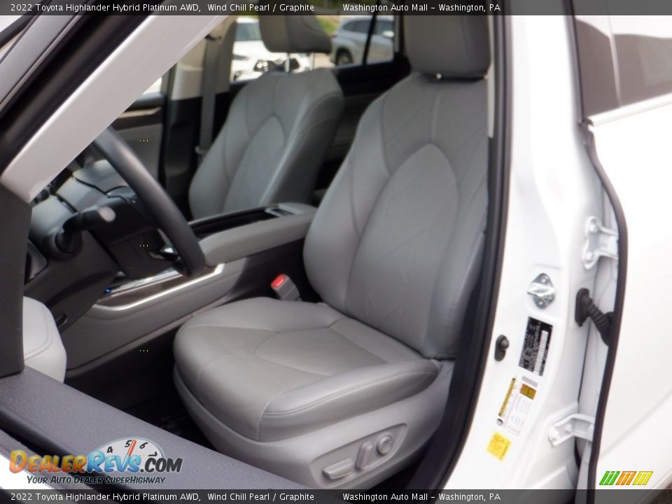 Front Seat of 2022 Toyota Highlander Hybrid Platinum AWD Photo #27