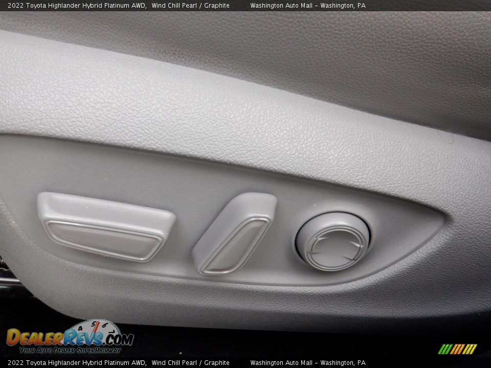 2022 Toyota Highlander Hybrid Platinum AWD Wind Chill Pearl / Graphite Photo #28