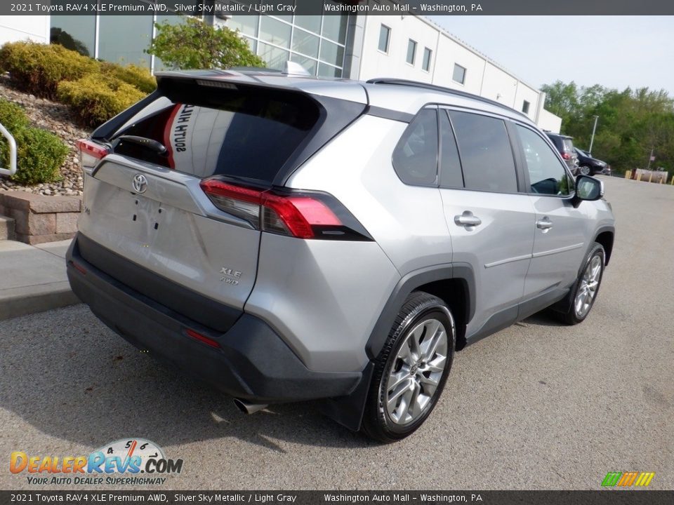 2021 Toyota RAV4 XLE Premium AWD Silver Sky Metallic / Light Gray Photo #18