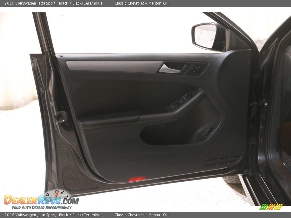 Door Panel of 2016 Volkswagen Jetta Sport Photo #4