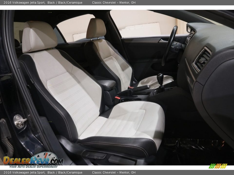 Front Seat of 2016 Volkswagen Jetta Sport Photo #15