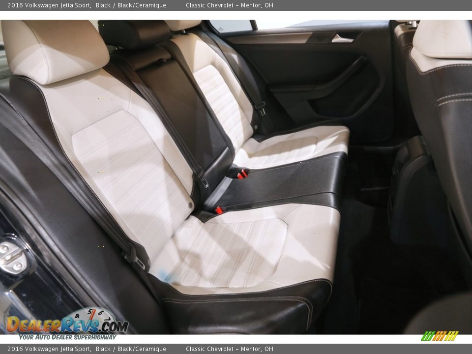 Rear Seat of 2016 Volkswagen Jetta Sport Photo #16