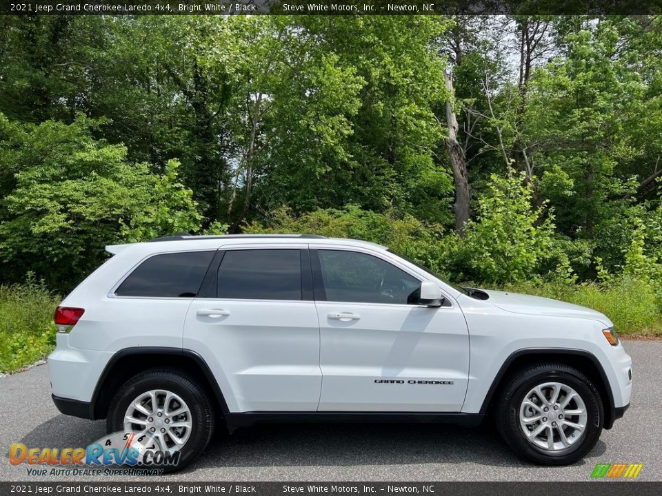 2021 Jeep Grand Cherokee Laredo 4x4 Bright White / Black Photo #5