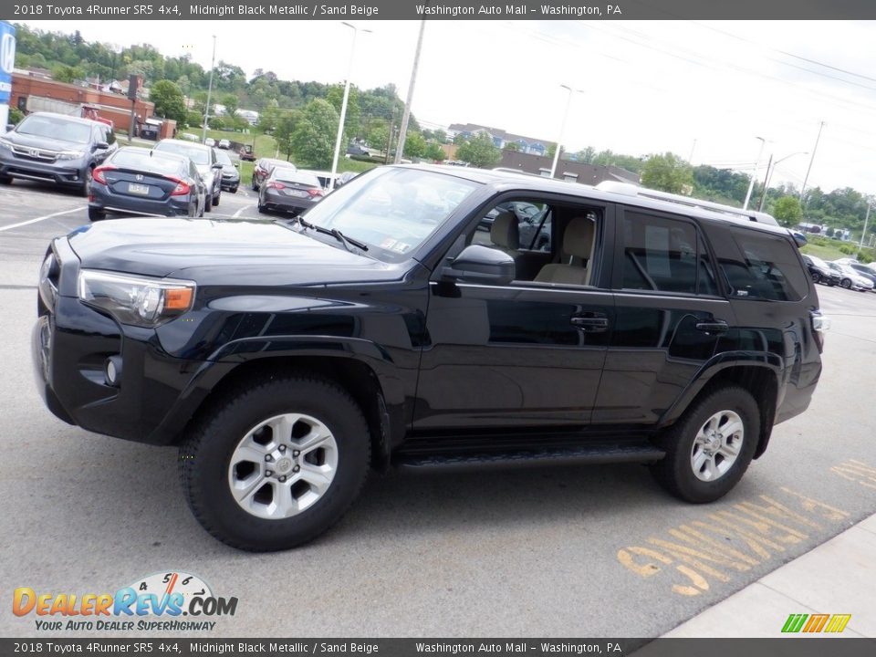 2018 Toyota 4Runner SR5 4x4 Midnight Black Metallic / Sand Beige Photo #8