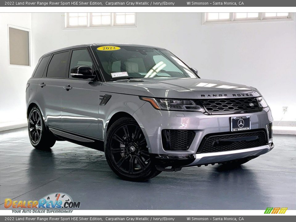 Front 3/4 View of 2022 Land Rover Range Rover Sport HSE Silver Edition Photo #34