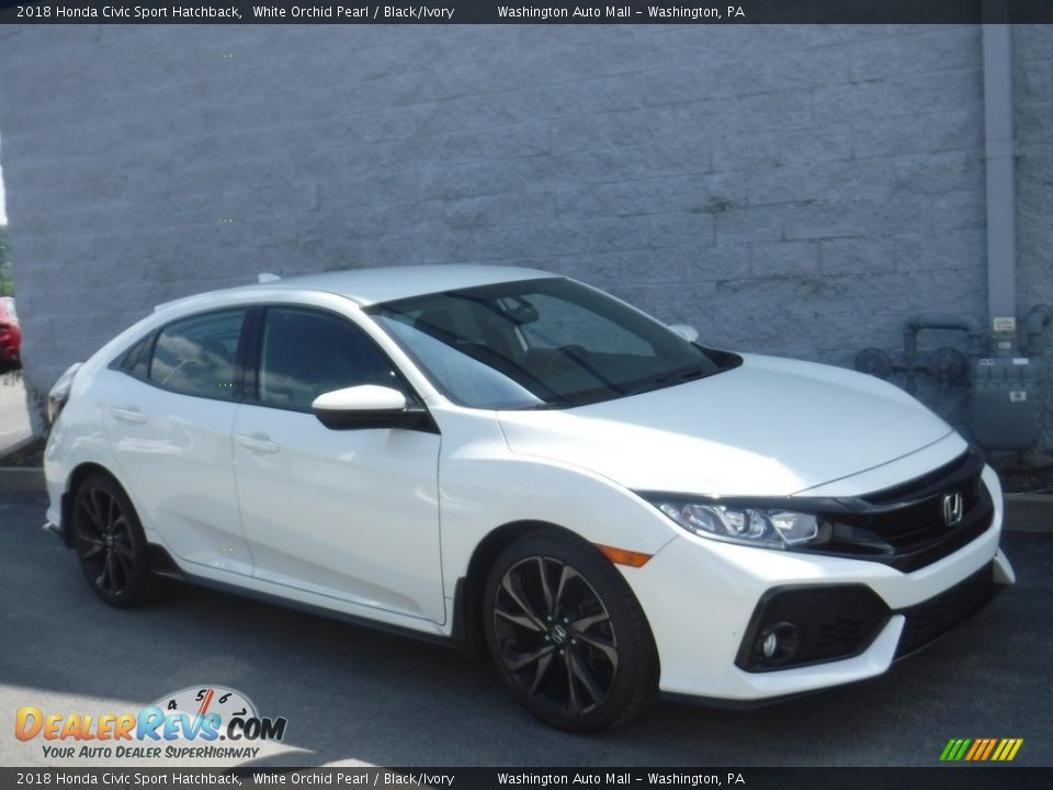 Front 3/4 View of 2018 Honda Civic Sport Hatchback Photo #1