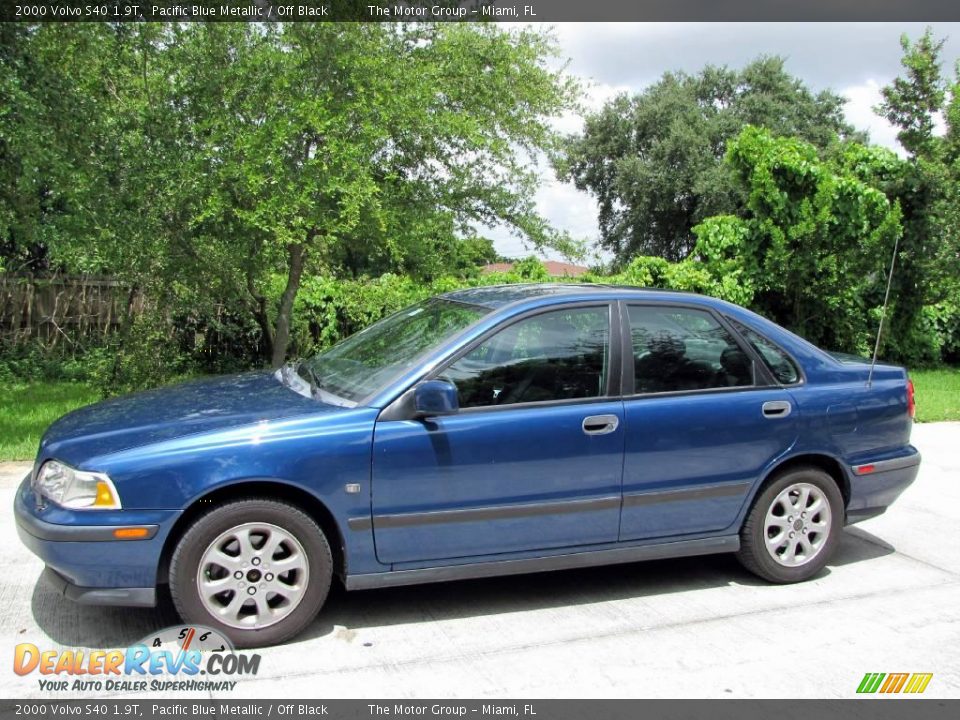 2000 Volvo S40 1.9T Pacific Blue Metallic / Off Black Photo #2