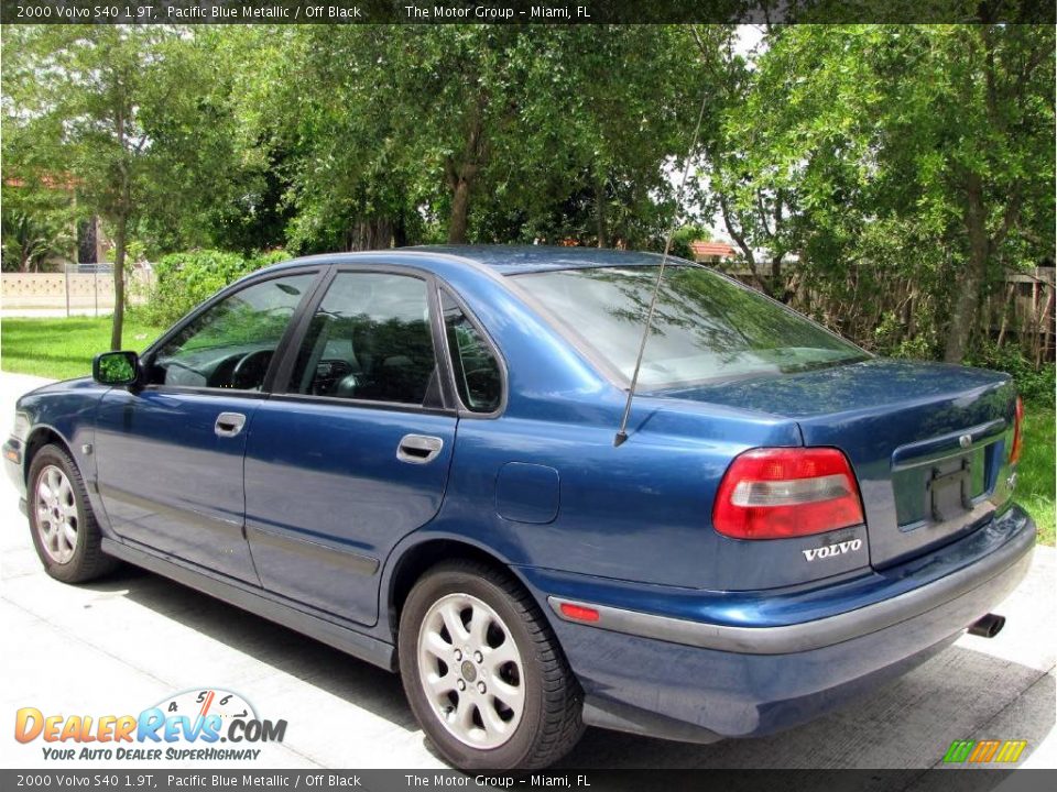 2000 Volvo S40 1.9T Pacific Blue Metallic / Off Black Photo #4
