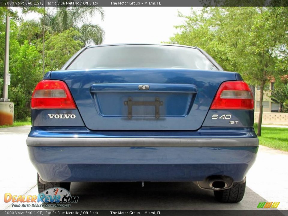 2000 Volvo S40 1.9T Pacific Blue Metallic / Off Black Photo #5