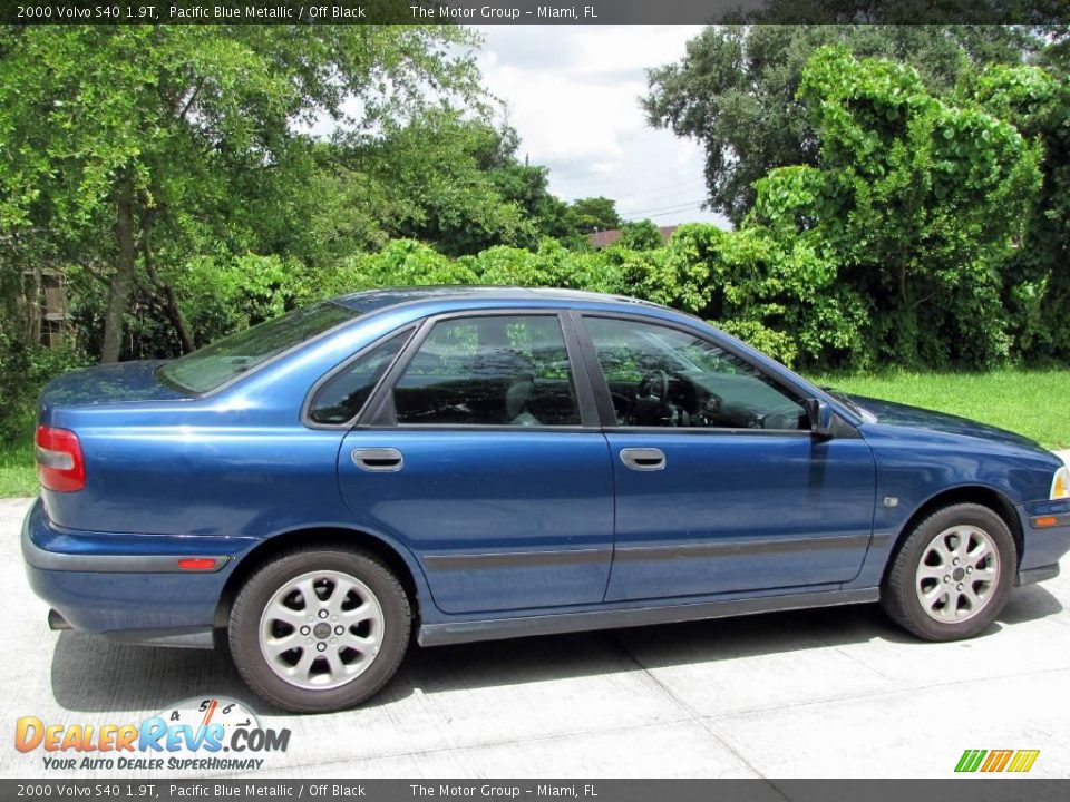 2000 Volvo S40 1.9T Pacific Blue Metallic / Off Black Photo #8