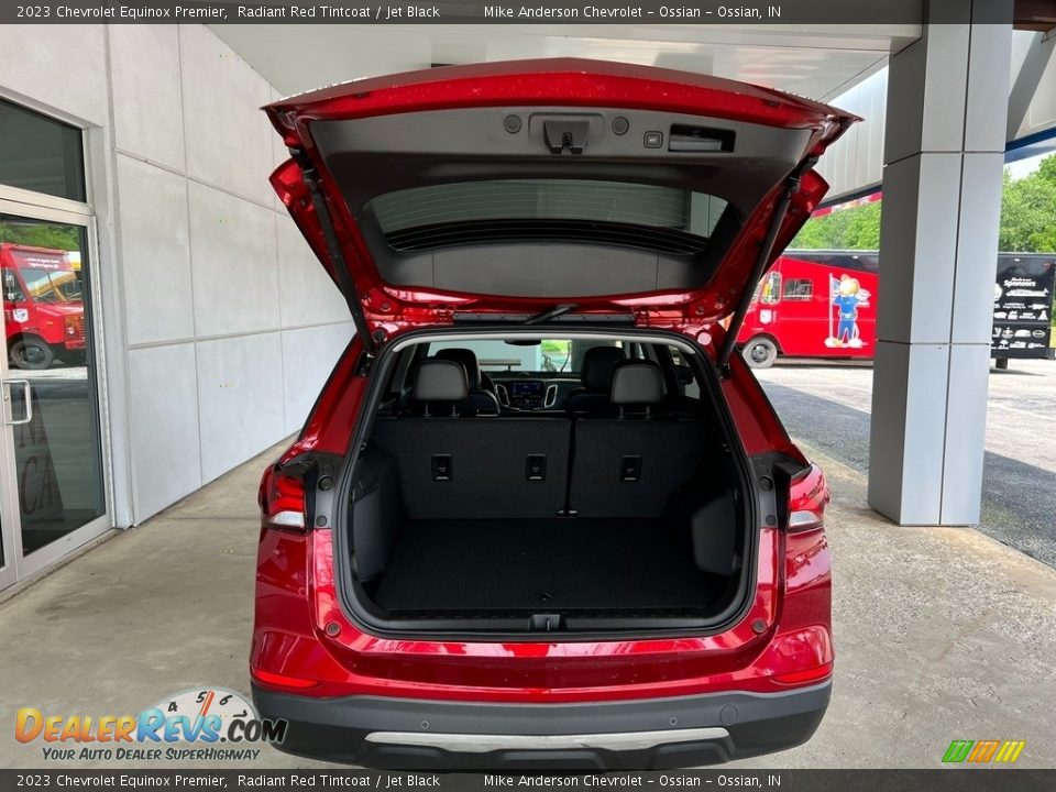 2023 Chevrolet Equinox Premier Radiant Red Tintcoat / Jet Black Photo #9