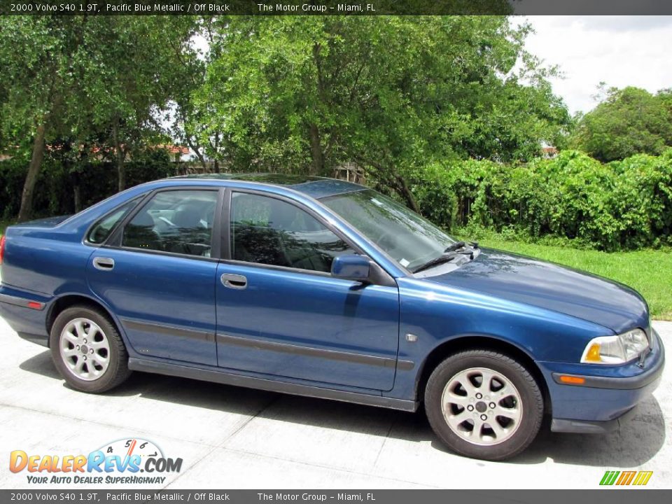2000 Volvo S40 1.9T Pacific Blue Metallic / Off Black Photo #9
