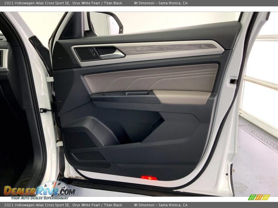 Door Panel of 2021 Volkswagen Atlas Cross Sport SE Photo #26