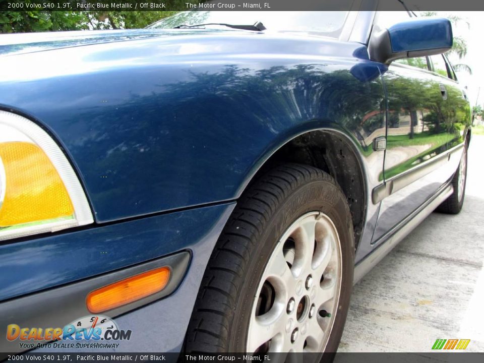 2000 Volvo S40 1.9T Pacific Blue Metallic / Off Black Photo #13