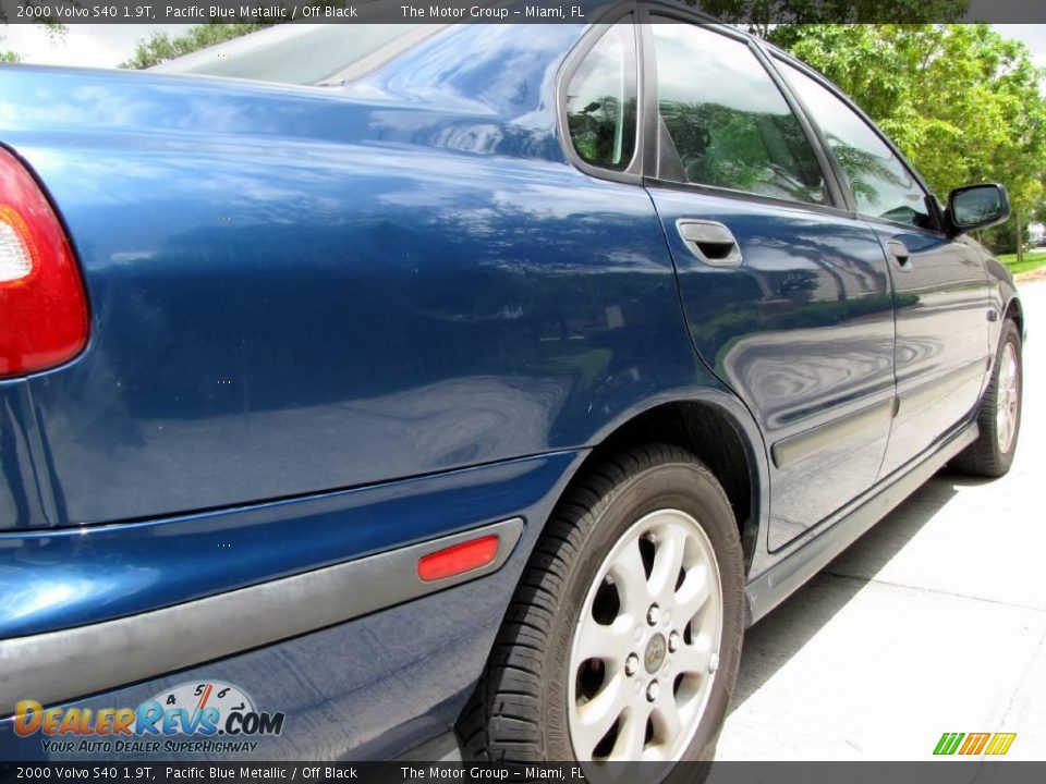 2000 Volvo S40 1.9T Pacific Blue Metallic / Off Black Photo #15